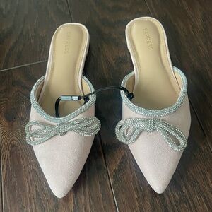 EXPRESS Rhinestone Bow Pink Faux Suede FLATS Women Size 6 M New Dance